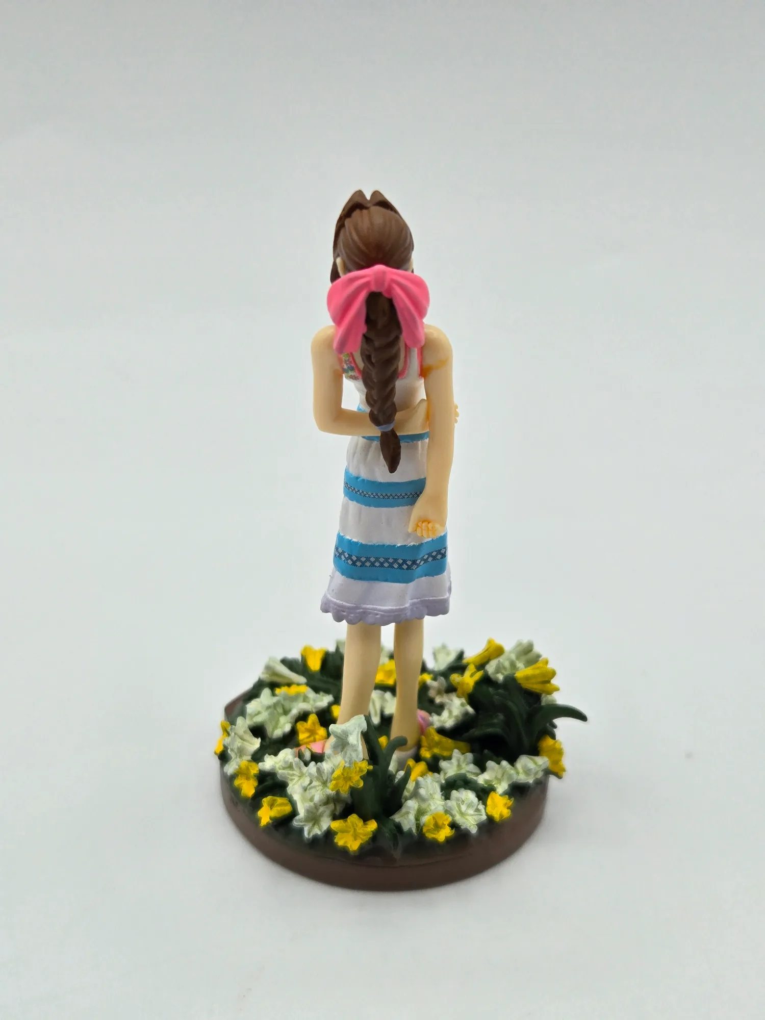 Final Fantasy VII Crisis Core Aerith Gainsborough Trading Arts Mini - immagine 3